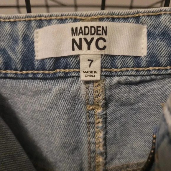 Madden NYC Distressed Destroyed Denim shorts Womens Junior 7 Summer Beach Vacay - Picture 3 of 6